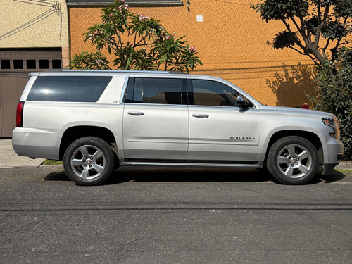 Chevrolet Suburban 5.3 Ltz V8 4wd 2da Cubo At