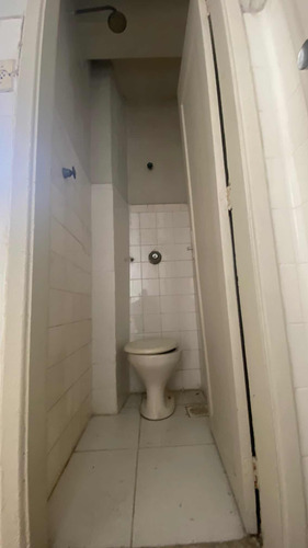 Vende-se Apartamento De 2 Quartos Em Icaraí