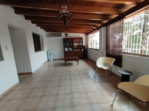 Casa Comercial En Alquiler, Los Palos Grandes, Municipio Chacao, Caracas, Venezuela.