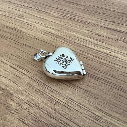 Imagen 4 de 7 de Dije Relicario Corazón Plata 925 Grabado Mujer Mamá Agálea