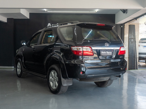 Toyota Hilux SW4 3.0 SRV 4X4 7 LUGARES 16V TURBO INTERCOOLER DIESEL 4P AUTOMÁTICO