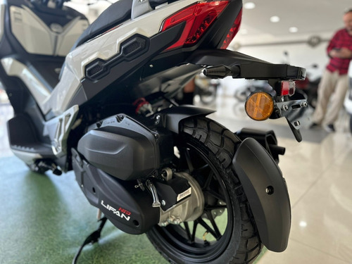 Imagen 4 de 17 de Yamaha Nmax