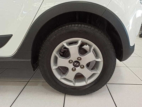 Imagem 14 de 15 de Hyundai Hb20x Premium 1.6 Flex 16v Aut. 4p 2014
