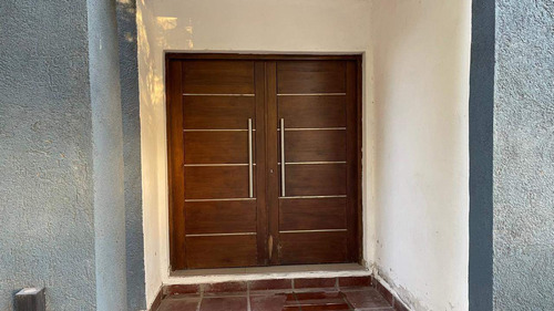 Unquillo , Venta ,hermosa Casa Dos Dormitorios , Cochera Y Piscina