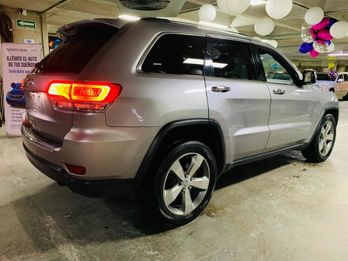 Imagen 5 de 13 de Jeep Grand Cherokee 2014 5.7 Limited Premium V8 4x2 Mt