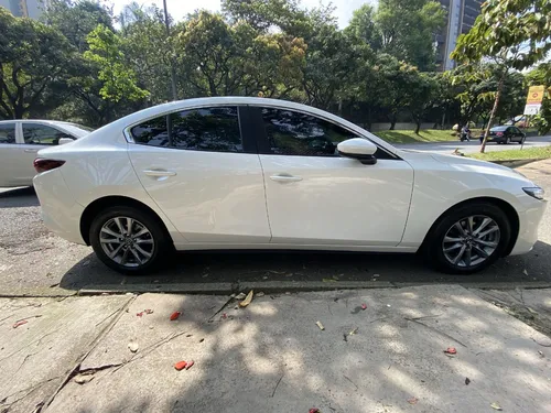 Mazda 3 2.0 Touring Hibrido At 4x2 2024