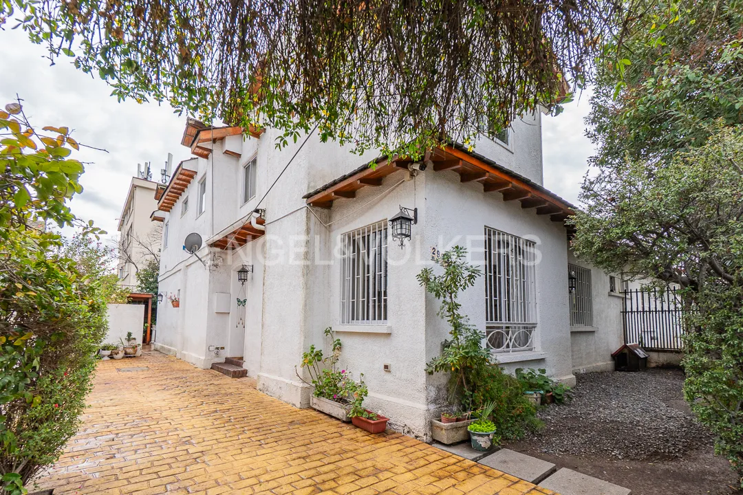 Imagen 1 de 23 de Casa Remodelada - Barrio Las Flores