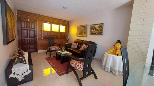 Imagen 4 de 14 de Casa En Venta En La Esmeralda 147mts Alexandra Ramírez 04147041922