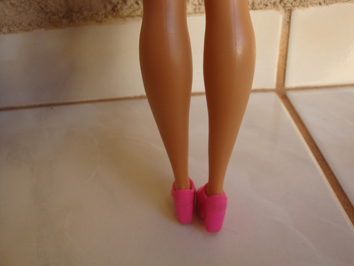Boneca Barbie Fashionista Plus Size Cabelo Rosa (Usado)