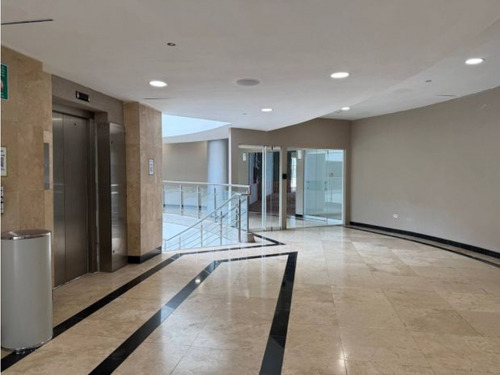 Oficina C.c. Parque Cerro Verde En Venta