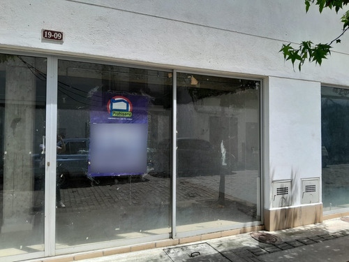 Local Comercial Para La Venta En La Unidad El Carmelo.