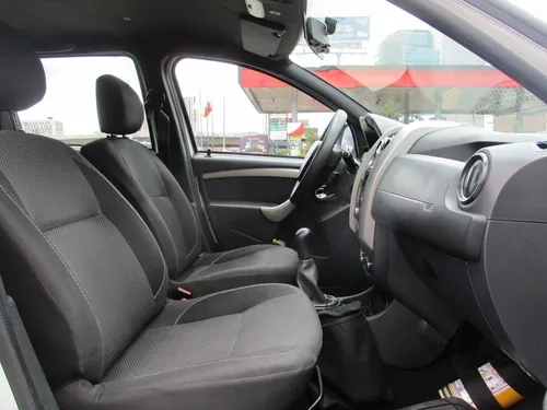 Renault Duster EXPRESSION 4X2 1600CC MT AA
