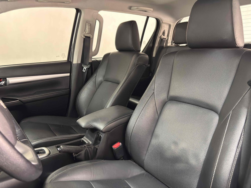 Toyota Hilux 2.8 D-4D TURBO DIESEL CD SRX 4X4 AUTOMÁTICO