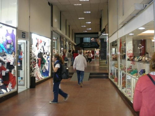 Imagen 2 de 3 de Local En Venta En Ramos Mejia Centro