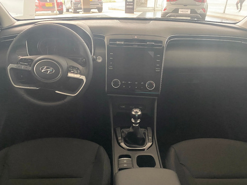 Imagen 6 de 15 de Hyundai Tucson Nx4 Attraction Mecánica 2023