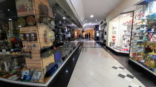Imagen 2 de 12 de Local - 20m2 - Sobre Peatonal - Centro - Villa Carlos Paz