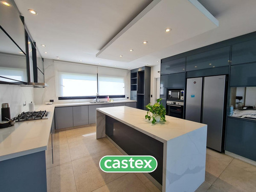 Imagen 10 de 30 de Casa De 4 Dormitorios Fondo A Espacio Verde En Venta En Terralagos, Canning