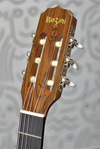 Violão Rozini Studio Rx210 Cordas De Nylon Eletroacústico Tampo Maciço Spruce Abeto Captação Fishman Clásica 2 Louro Preto Acabamento Brilhante Escala Em Roxinho Made In Brasil