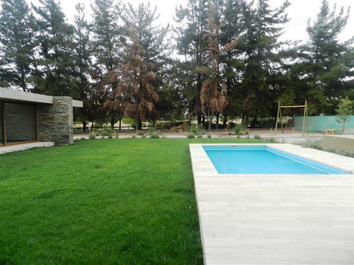 Imagen 3 de 24 de Casa En Venta De 5 Dormitorios En Colina
