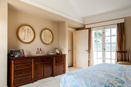 Casa En Venta De 4 Dormitorios En Beverly Hills