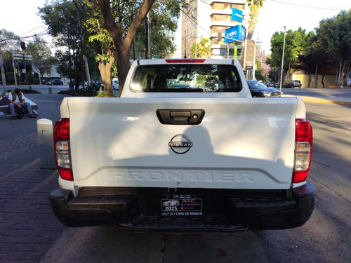 Nissan Frontier 2.5 Se Dc 4X2 Mt