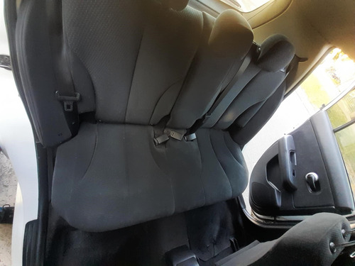 Nissan Tiida 1.8 Visia 5 p