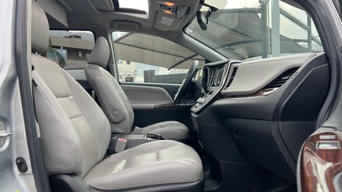 Toyota Sienna 3.5 Limited At