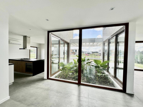 Casa En Venta De 5 Ambientes A Estrenar En Canning Chico, Esteban Echeverria