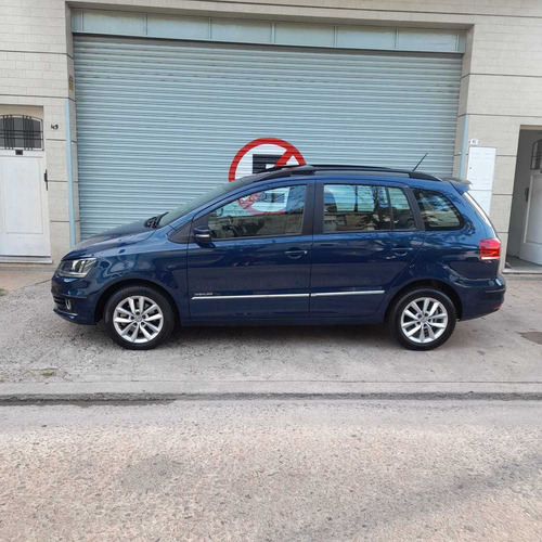 Imagen 4 de 22 de Volkswagen Suran 2015 1.6 Imotion Highline C/techo Solar