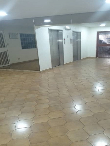 En Venta Apartamento La Urbina Uribe
