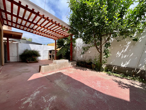 Cómoda Casa Con Excelente Ubicación En Buin