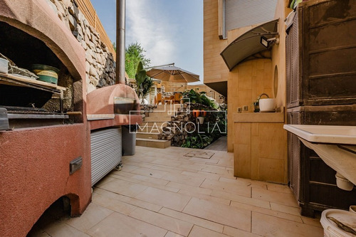 Casa En Venta De 5 Dorm. En Sector La Reserva Chicureo