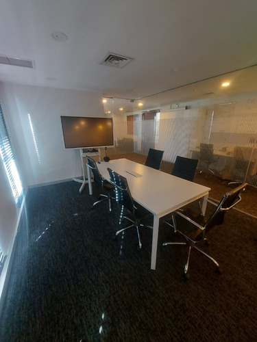 Oficina Habilitada En Exclusivo Sector De Nueva Costanera