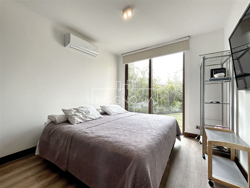 Casa En Venta De 6 Dorm. En Lo Barnechea