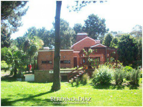 Hermosa Casa Con Excelente Entorno Ubicada En Pleno Corazón De Rincón Del Indio- Ref: 56