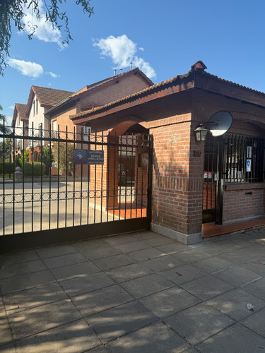 Venta Triplex En Barrio Village San Lorenzo Apto Credito