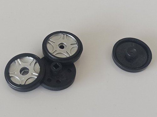 Imagen 10 de 10 de 4 Ruedas De Juguete Para Recrear Autos Y Robot Infantil