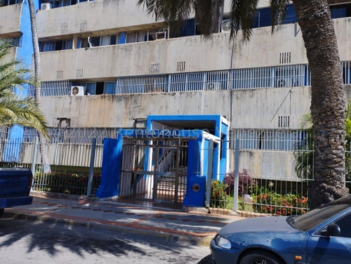 Apartamento Dos Habitaciones, Un Baño, Con Vista A Toda La Bahía De Pampatar, Isla De Margarita, Venezuela.