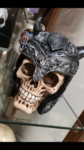 Calavera Yeso Romana Gris
