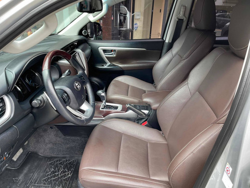 Toyota Sw4 2.8 Srx 177cv 4x4 7as At 2017 Cassano Automobili
