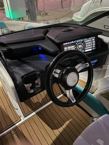 Imagen 7 de 14 de Lancha De Wakeboard Wakesurf Nautique G21 Coastal Edition
