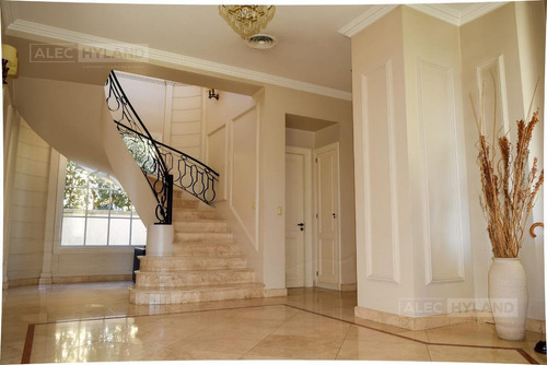 Imagen 3 de 17 de Casa 10 Ambientes En Venta - Las Lomas-san Isidro