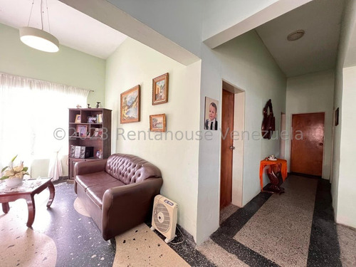 Casa En Venta, Urb. Bermudez, Maracay 24-28808 Wjo