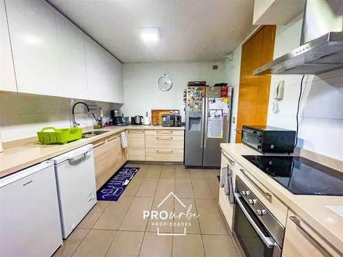 Departamento En Venta De 3 Dorm. Con Jardin En Las Condes
