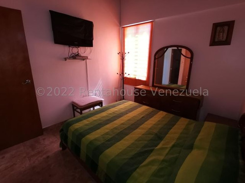 Imagen 24 de 28 de Hermoso Th De Esquina, Con Acabados De Primera. Comodas Habitaciones Con Closet, Hermosa Cocina Completamente Equipada, Amplio Patio Con Caney, 3 Puestos De Estacionamiento Techados