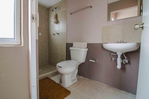 Casas De 3 Recámaras 2.5 Sanitarios En Fraccionamiento Con Alberca En Venta En Tizayuca