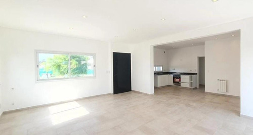 Imagen 5 de 28 de Casa En Venta En San Ramon - Pilar Del Este