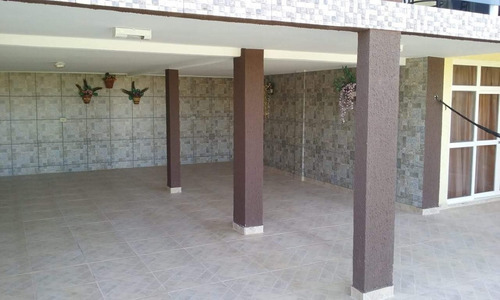 Sobrado De Frente Para O Lago Corumbá, Proximo Ao Clube Náutico