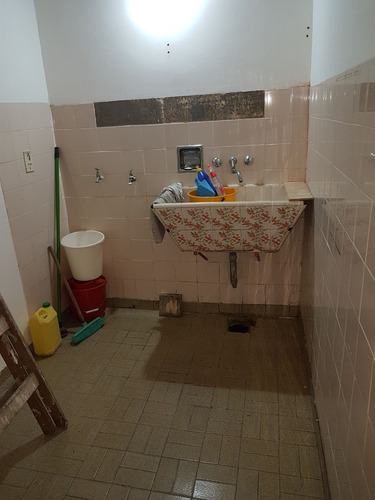 3 Ambientes De 80m2