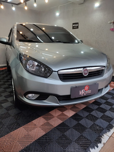 Fiat Grand Siena 1.6 16v Essence Flex Dualogic 4p